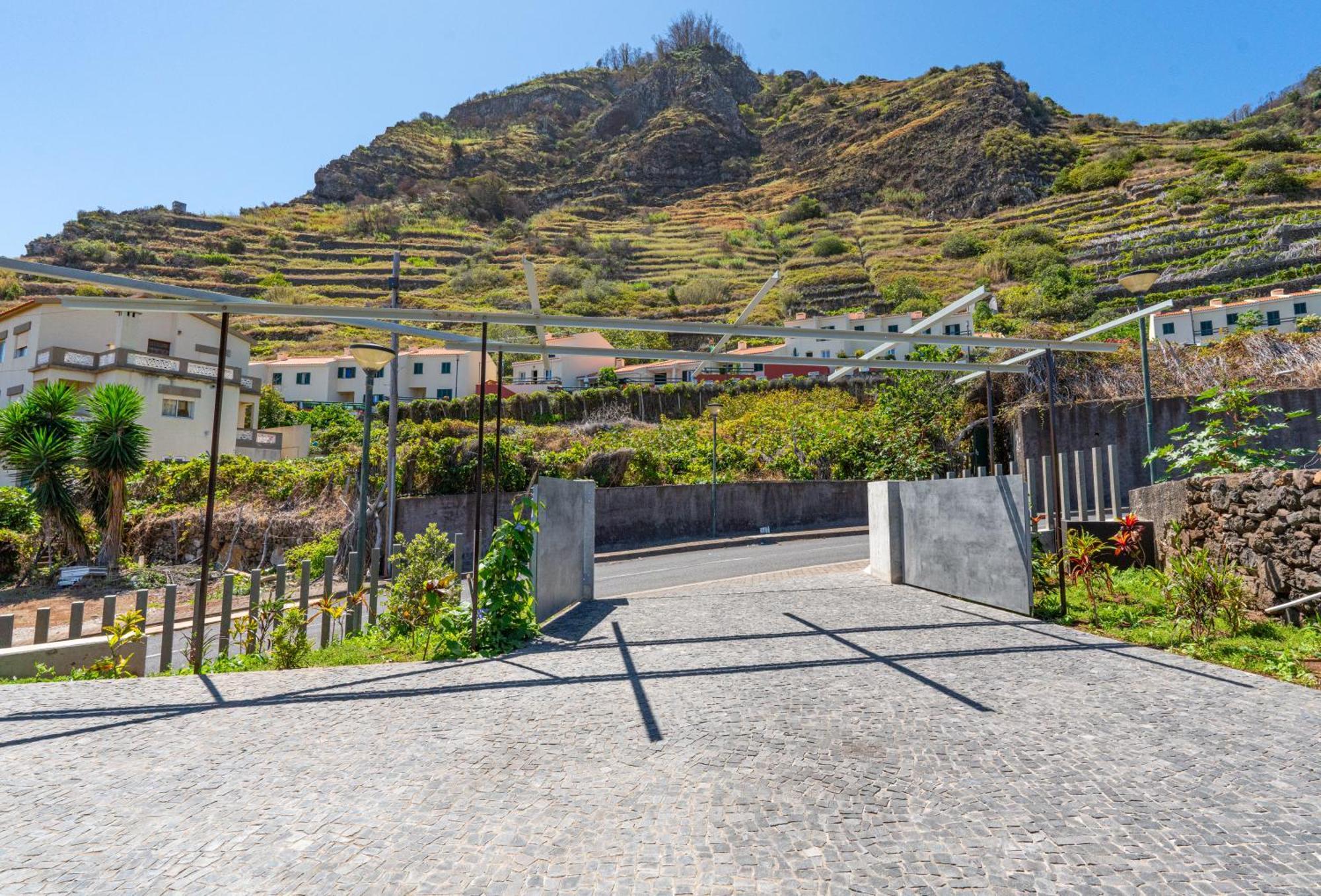 Villa Doca Seca & Casca De Uva à Porto Moniz Extérieur photo